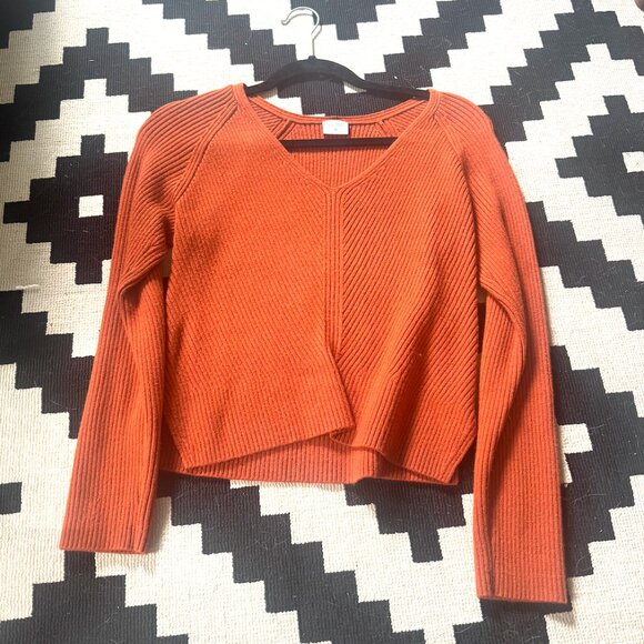 A&F Luxeloft V Neck Sweater - Picture 2 of 3